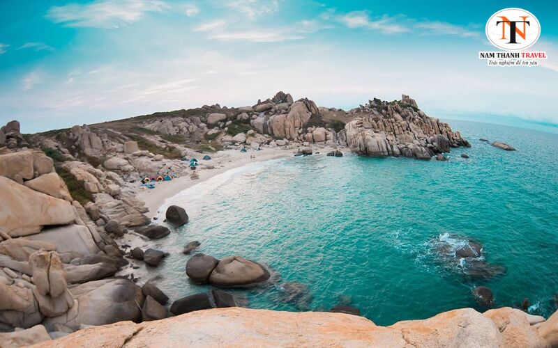 Bình Thuận là tỉnh thuộc vùng Duyên hải Nam Trung Bộ