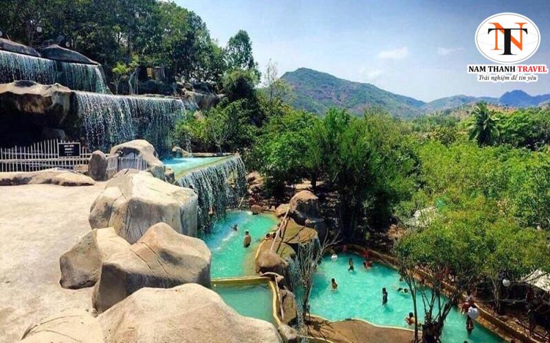 Suối kho&aacute;ng Mỹ L&acirc;m