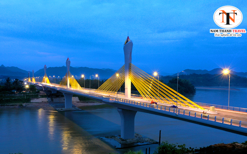 Cầu T&igrave;nh H&uacute;c