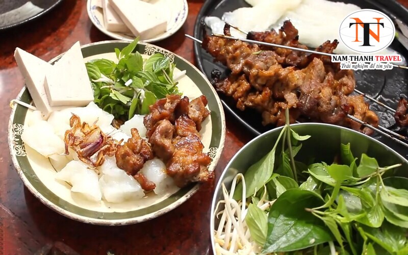 Bánh cuốn chả nướng Bánh cuốn chả nướng