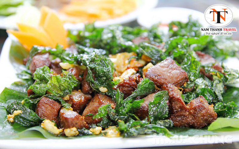 Thịt tr&acirc;u l&aacute; trơng