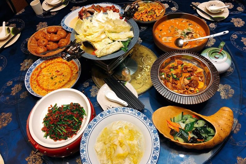 Ăn g&igrave; khi tới Trương Gia Giới - Phượng Ho&agrave;ng Cổ Trấn du lịch?