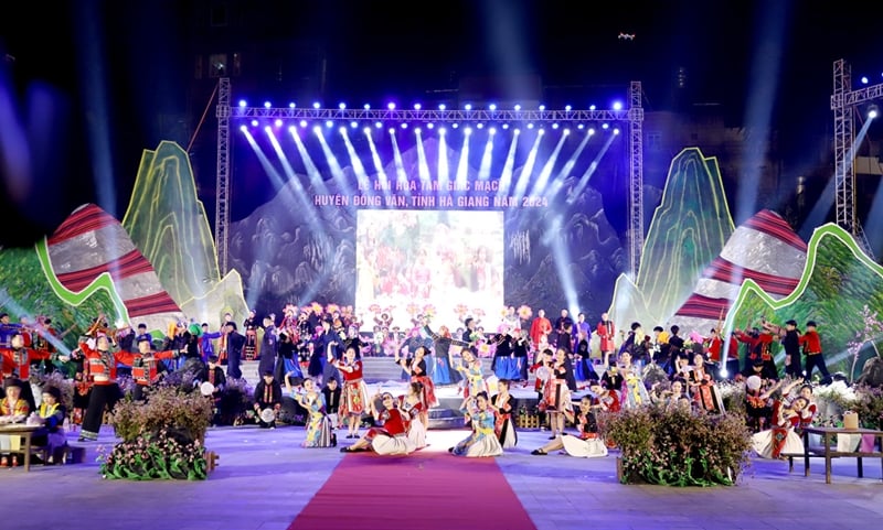 Mục đ&iacute;ch t&ocirc;n vinh văn h&oacute;a truyền thống c&aacute;c d&acirc;n tộc