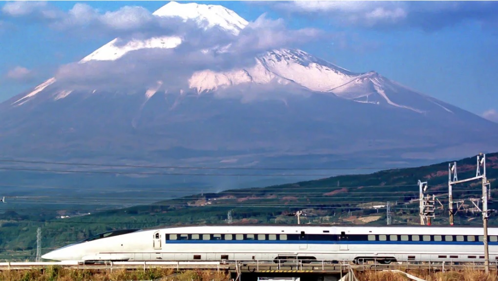 T&agrave;u Shinkansen nổi tiếng tại Nhật Bản
