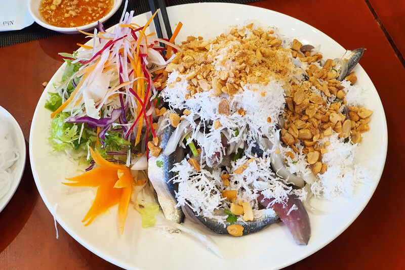 M&oacute;n gỏi c&aacute; tr&iacute;ch - Đặc sản trứ danh tại Ph&uacute; Quốc