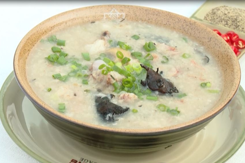 M&oacute;n ch&aacute;o tam gi&aacute;c mạch thanh thanh, s&aacute;nh mịn