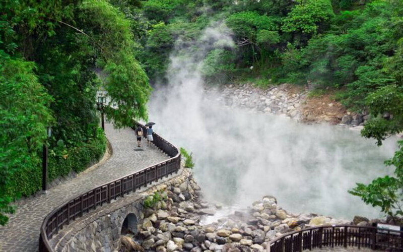 Suối nước n&oacute;ng Xinbeitou