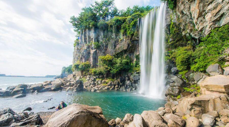 Th&aacute;c nước Jeongbang