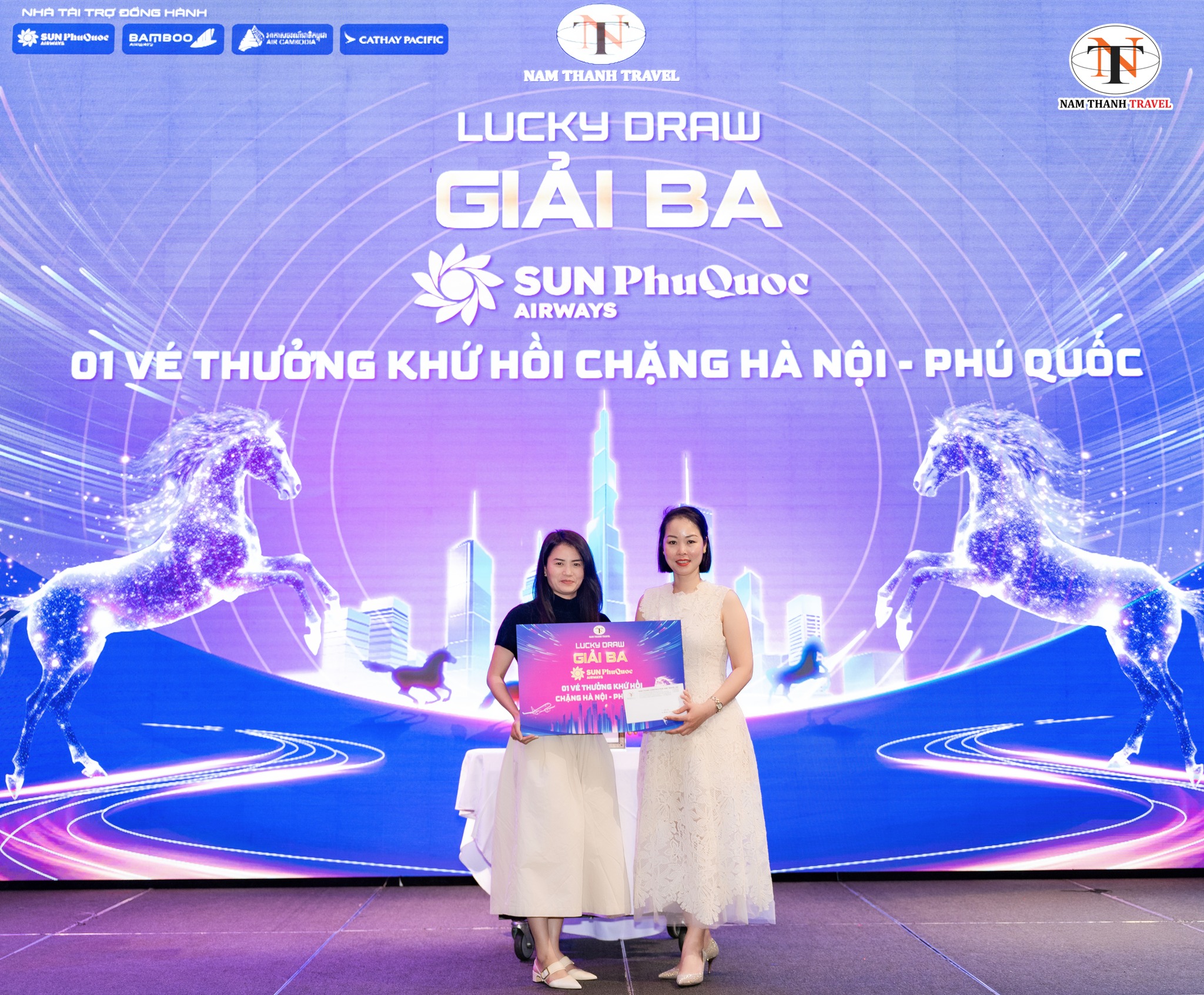 Nh&agrave; t&agrave;i trợ bạc Sun Phuquoc Airways