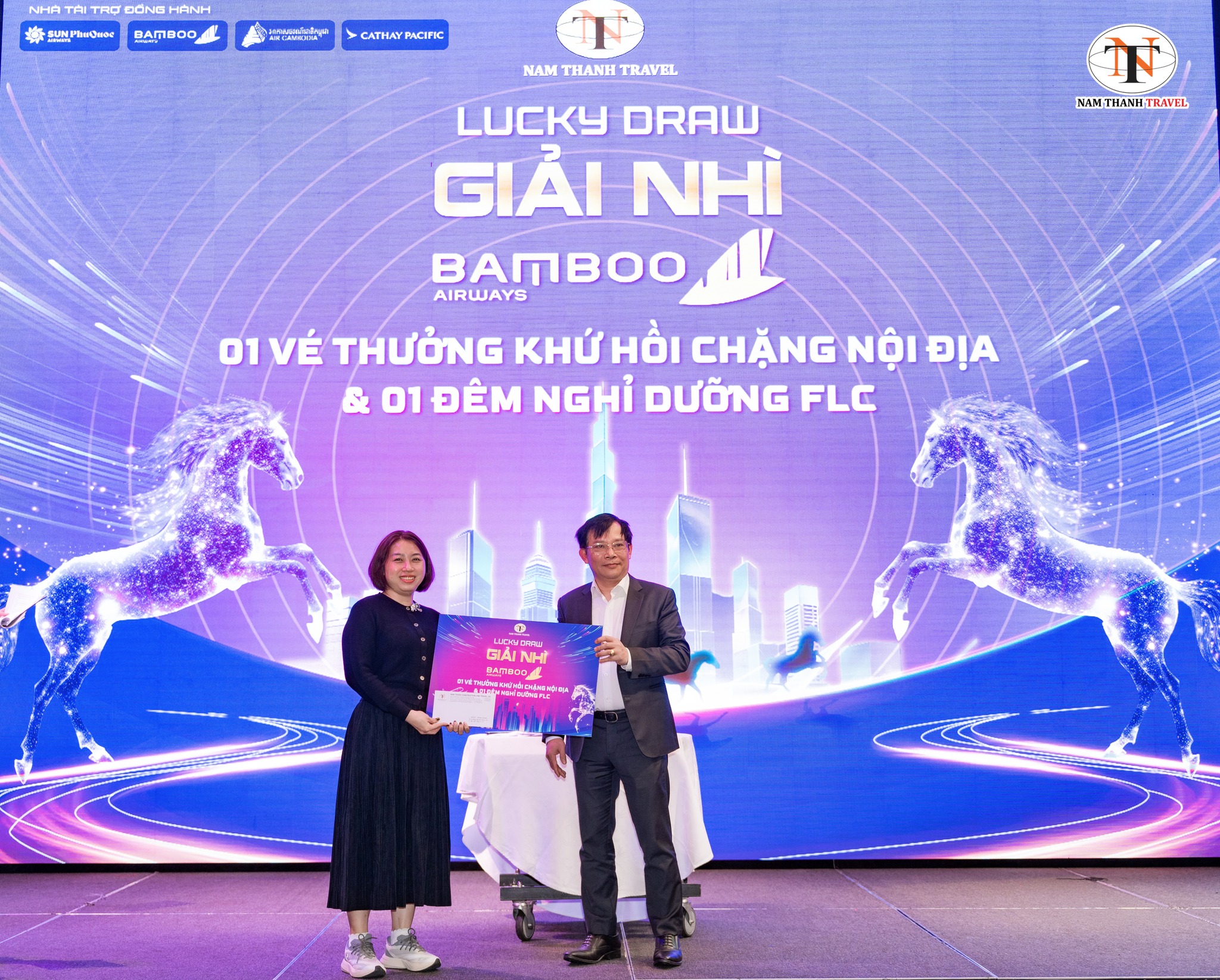 Nh&agrave; t&agrave;i trợ v&agrave;ng Bamboo Airways